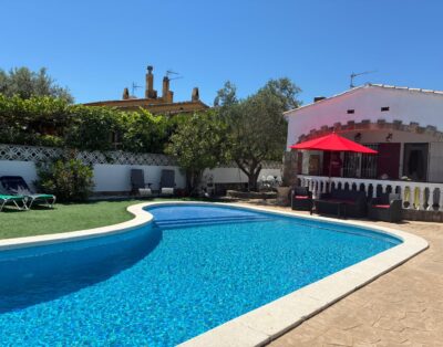 Ground floor House to rent in L’Escala private pool
